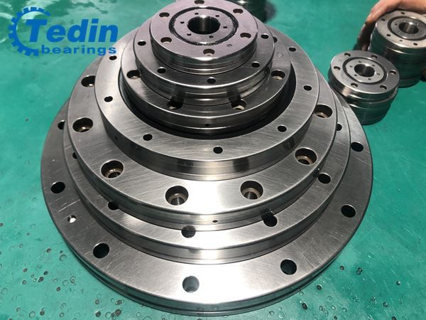 RU crossed roller bearing